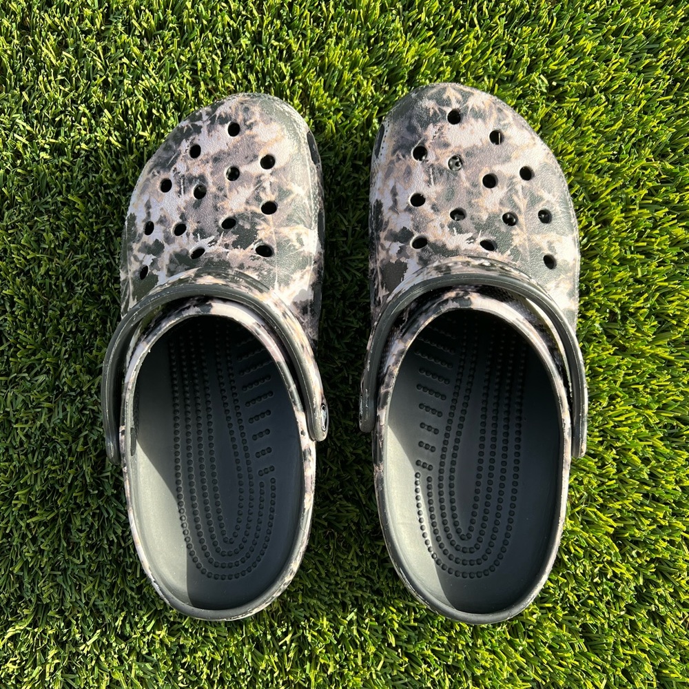 Crocs Clogs “bleached” mens sz 10